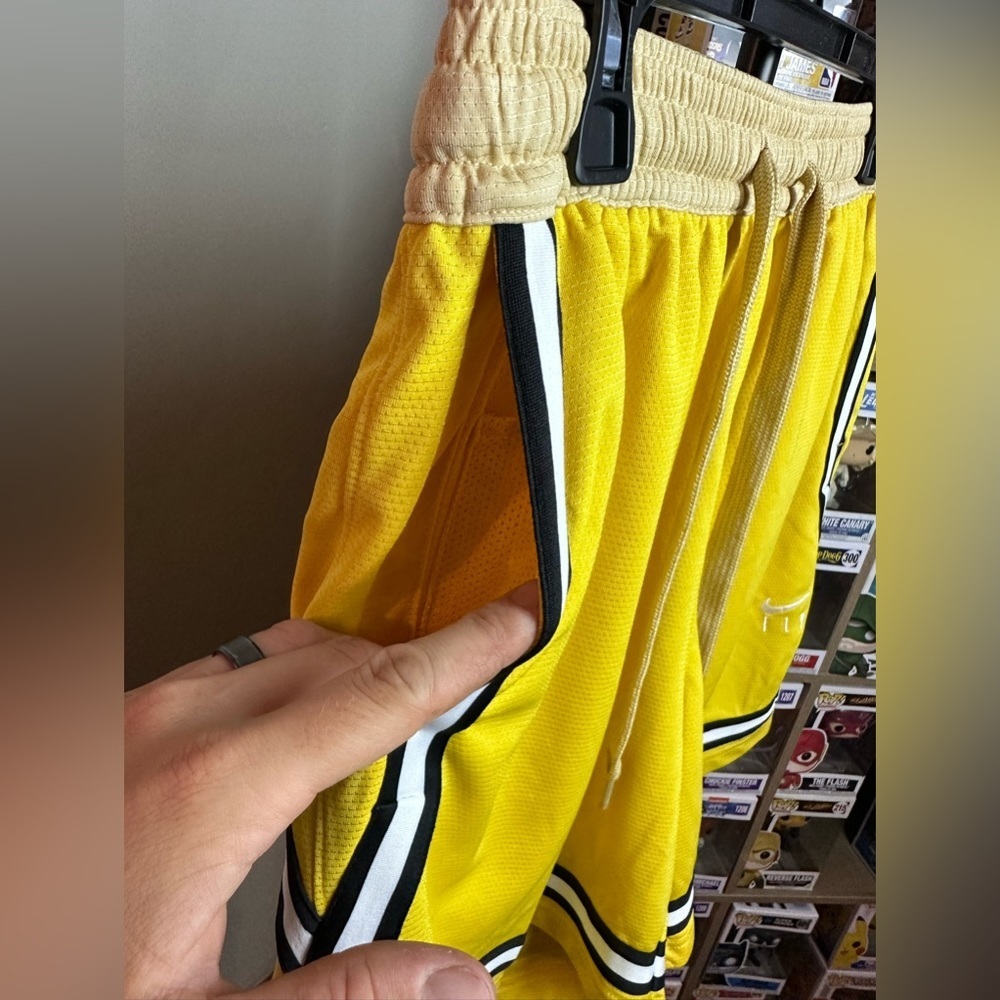 New Nike Dri-Fit Swoosh Fly Crossover Basketball Shorts Women's - Picture 4 of 5
